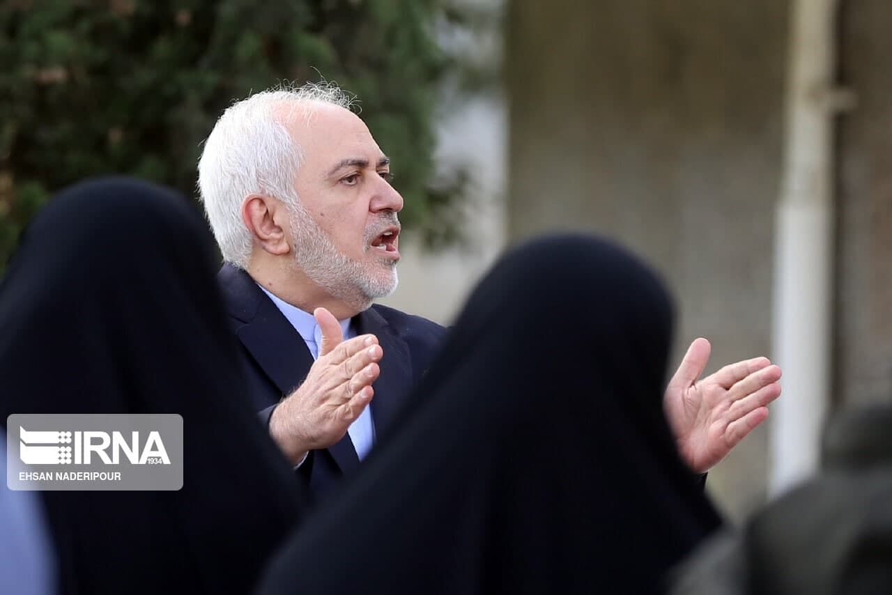 Zarif exhorte les USA et la France à cesser de livrer des armes à la région 