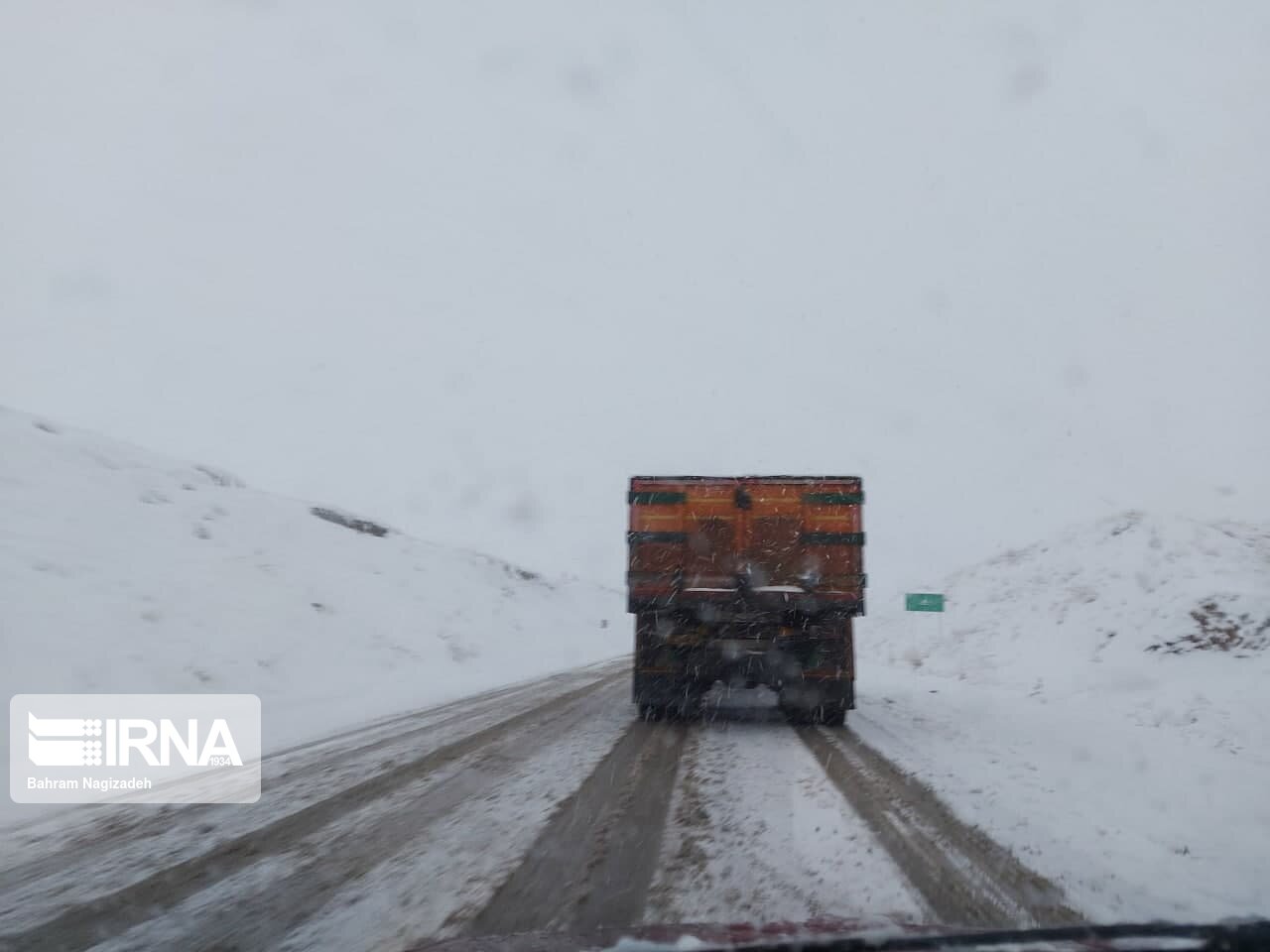 خودروهای سنگین اجازه تردد در جاده های ایلام ندارند