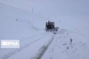 برف جاده‌های روستایی خوشاب را در خراسان رضوی بست