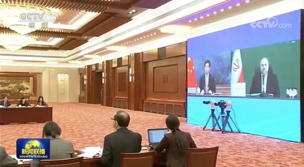 Iran und China stärken Beziehungen, um Coronavirus einzudämmern Iran und China stärken Beziehungen, um Coronavirus einzudämmern