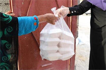 توزیع هزار پرس غذای گرم و ۳۰۰بسته معیشتی بین نیازمندان ماهان کرمان