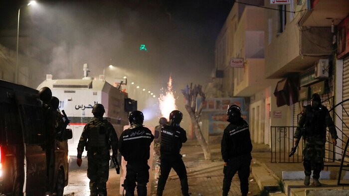 مرگ جوان معترض و شعله‌ور شدن آتش اعتراض‌ها در تونس