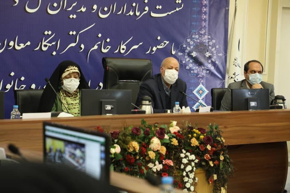 استاندار اصفهان: مادران و همسران شهدا فجرآفرین هستند