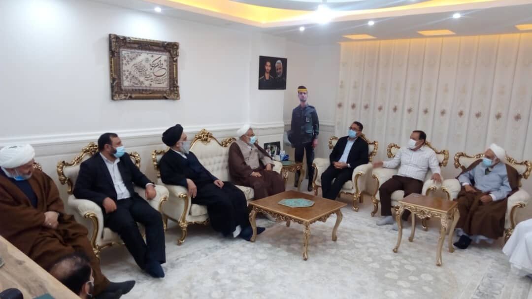 رییس دیوان عالی کشور با خانواده شهید مدافع حرم بندرعباس دیدار کرد