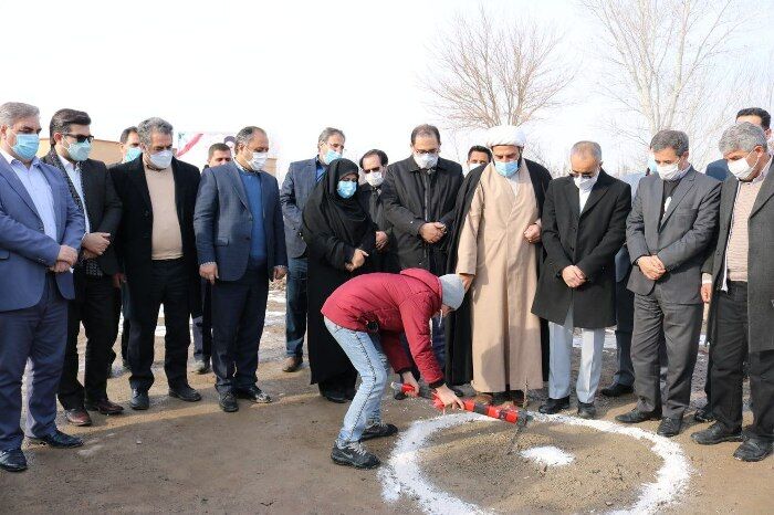 ۲ مدرسه ۶ کلاسه در مرند کلنگ زنی شد