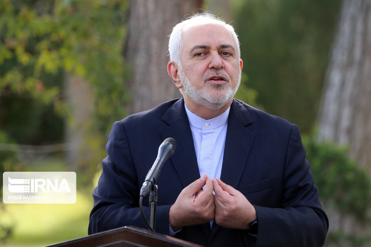 FM Zarif: Iran uses regional frameworks to reduce tensions in region