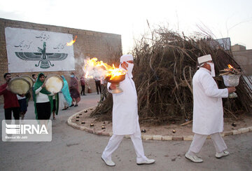 Iran : la fête zoroastrienne de Sadeh à Yazd