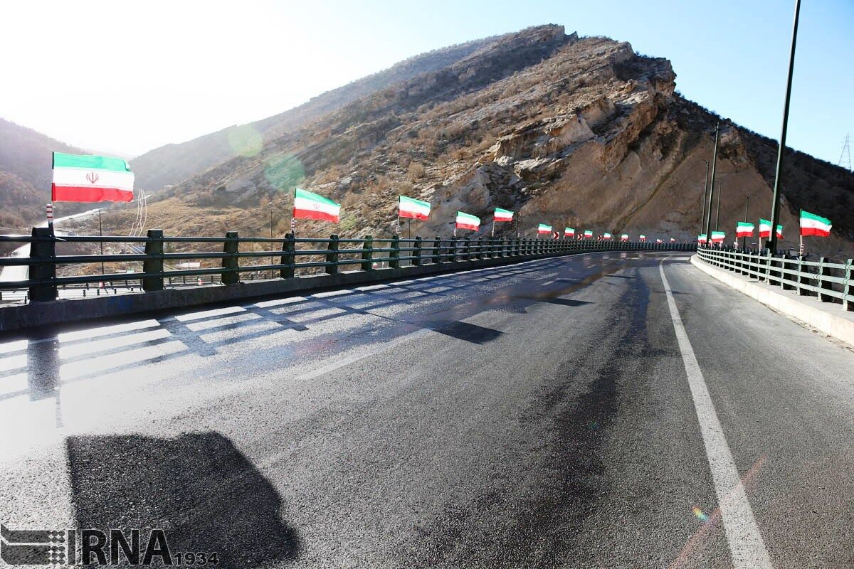 بازسازی و آسفالت بیش از ۹ هزار کیلومتر راه، رهاورد زیرساختی انقلاب اسلامی در مازندران