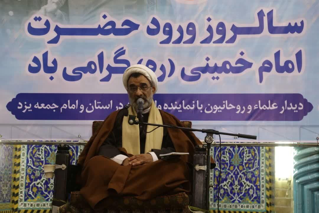 تلاش مخالفان جمهوری اسلامی بر ضعیف نشان دادن نظام است