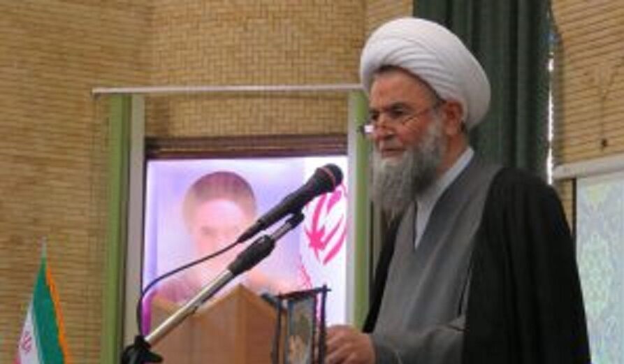 امام جمعه بناب: صیانت از انقلاب اسلامی وظیفه همگانی است
