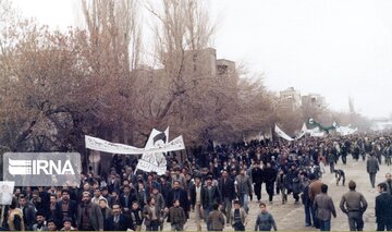 انقلاب اسلامی گفتمان متفاوتی وارد دنیای سیاست کرد