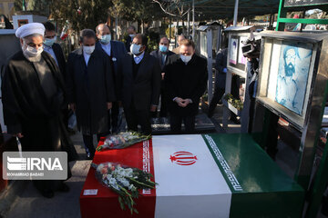 Bakanlar Kurulu'nun İslam Cumhuriyeti'nin Kurucu Lideri İmam Humeyni'nün ülkülerine bağlılığını bildirmesinden görüntüler