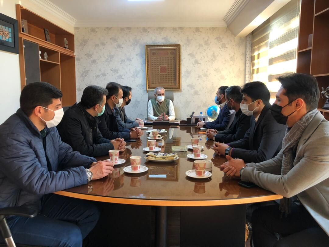 نشست تعدادی از داوران لیگ برتری با بهاروند و نبی