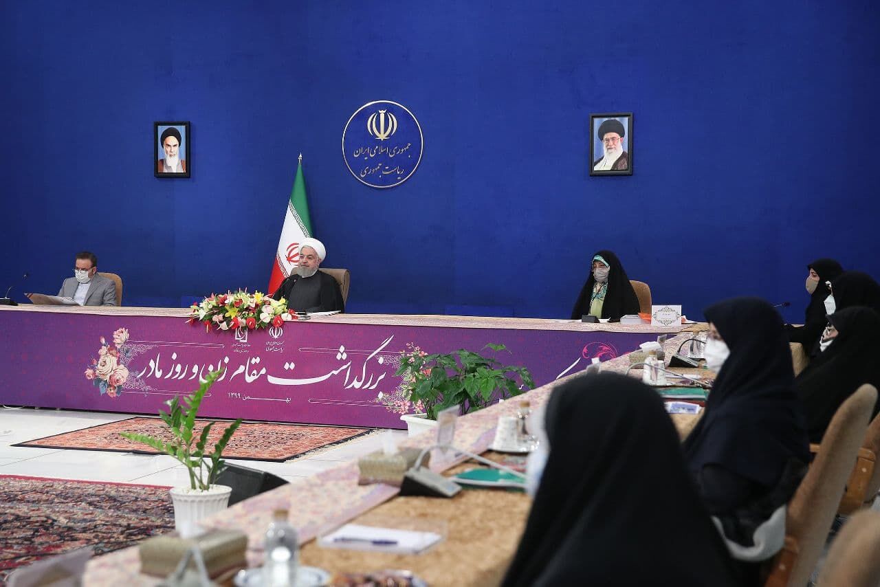 روحانی: زنان ۲۵ درصد مدیریت‌های میانی و عالی کشور را در اختیار دارند