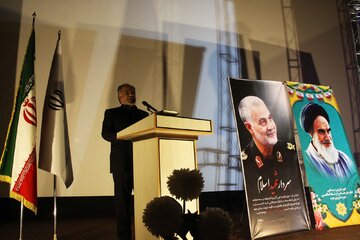 افتتاحیه سی و نهمین جشنواره فیلم فجر در بروجرد
