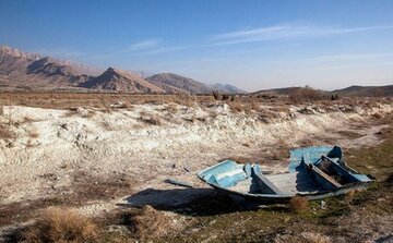 مدیرکل محیط زیست فارس: امکان انتقال آب به دریاچه پریشان وجود دارد