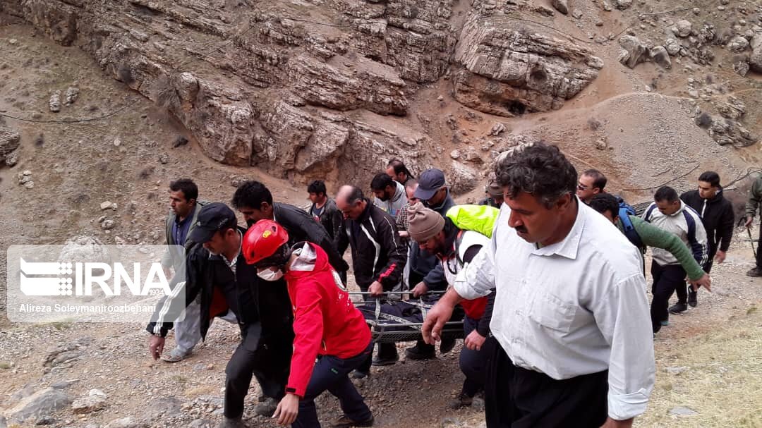 جسد کوهنورد تنگستانی پس از ۱۱ روز پیدا شد