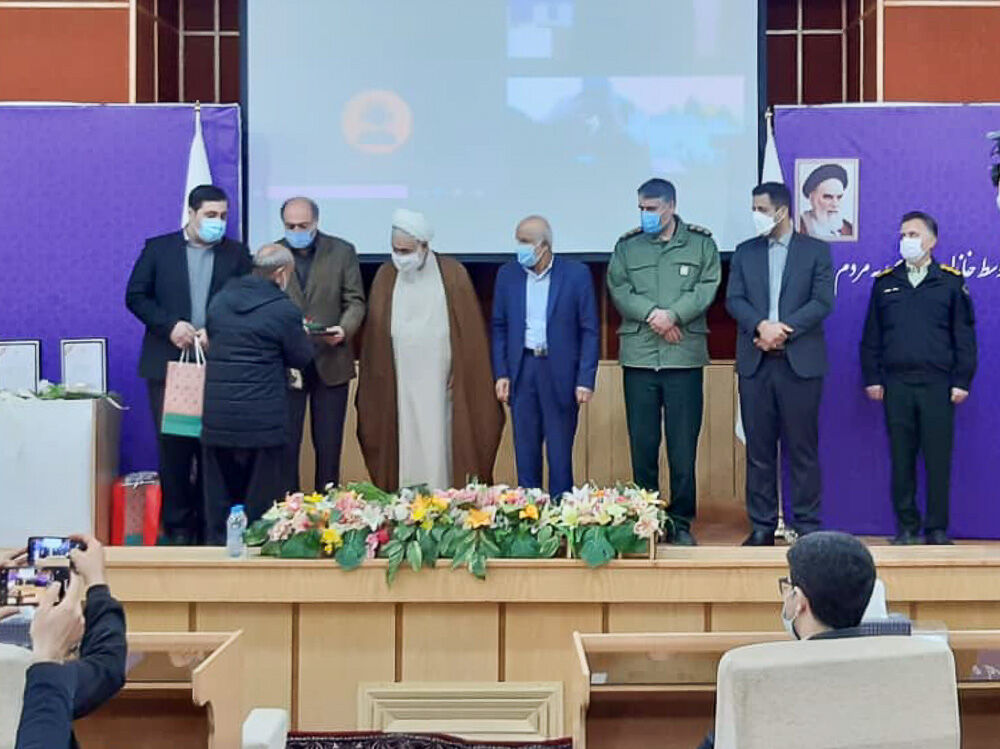 اسناد ۵۳ هکتار از املاک غضب شده خاندان پهلوی به مردم تاکستان اهدا شد