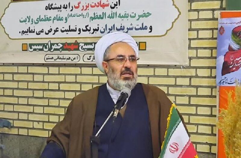 تبعیت محض از ولی‌ فقیه تنها راه نجات کشور است
