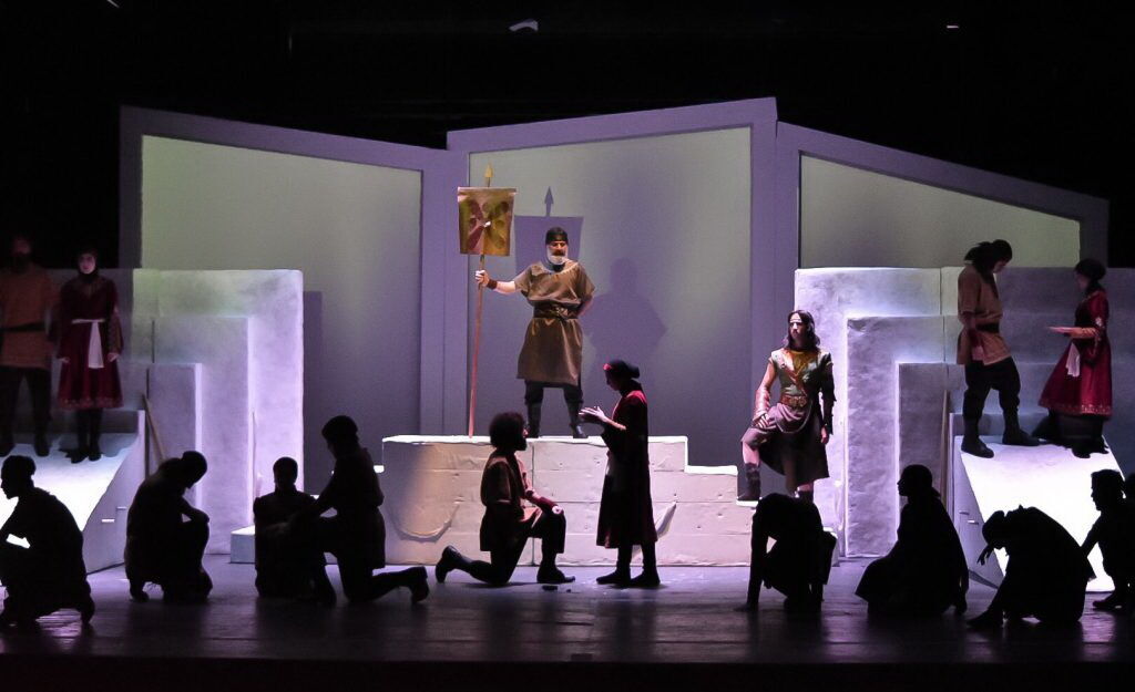 کانون پرورش فکری مجازی میزبان «افسانه ماردوش»  