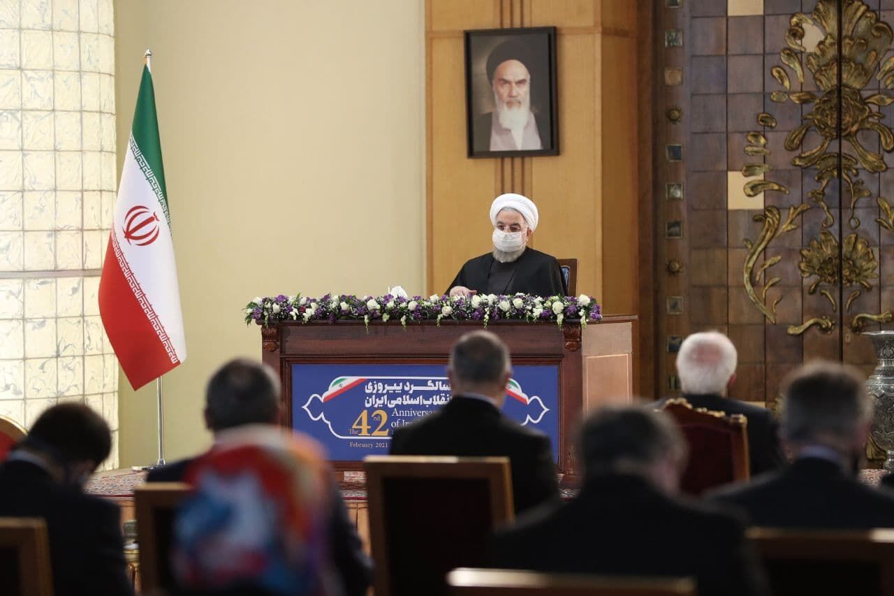 Ruhani: Kimse İran’dan taahhütlerle ilgili ilk adımı atmayı beklemesin