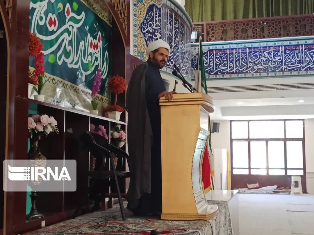 خطیب جمعه خرمشهر از حضور مردم در راهپیمایی خودرویی ۲۲ بهمن قدردانی کرد