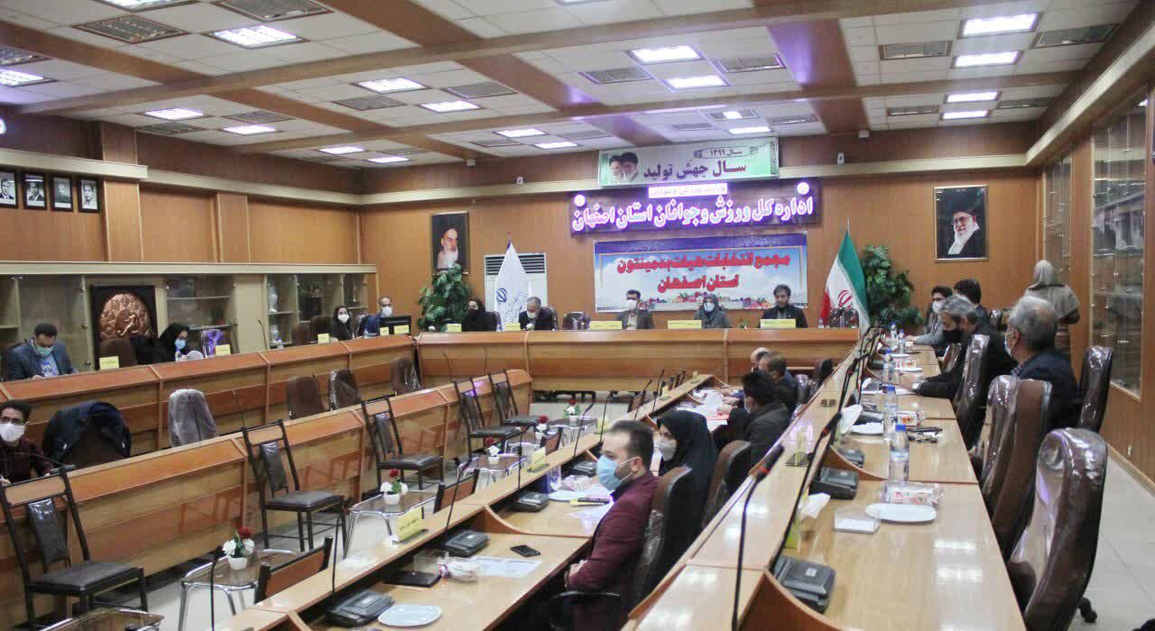 فدراسیون بدمینتون بین آقایان و بانوان تفاوت نمی‌گذارد