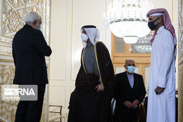 Zarif meets with Qatari counterpart