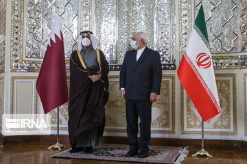 Zarif meets with Qatari counterpart