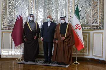 Zarif meets with Qatari counterpart