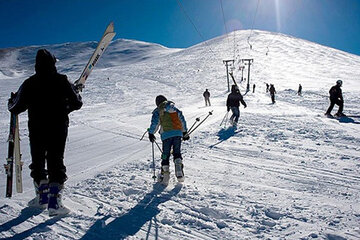 زیرساختها برای فعالیت خانواده های ایرانی در رشته اسکی مهیا شده است 
