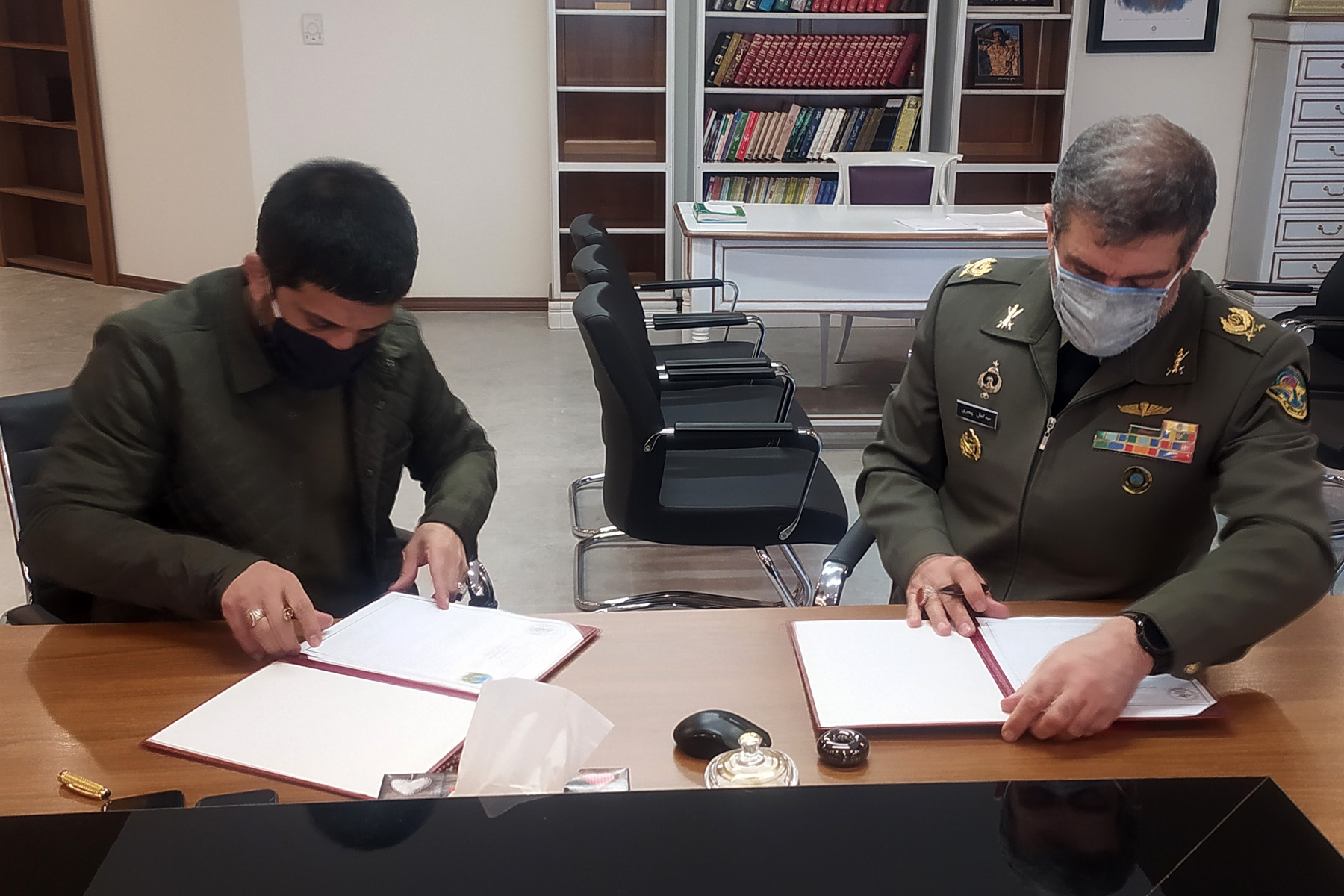 امضا تفاهم‌نامه همکاری فدراسیون کشتی و تربیت بدنی نیروهای مسلح