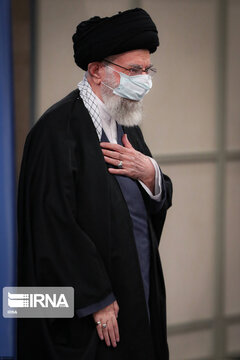 Ayatollah Khamenei receives members of Assembly of Experts