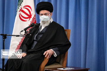 Ayatollah Khamenei receives members of Assembly of Experts