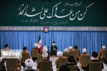 Ayatollah Khamenei receives members of Assembly of Experts