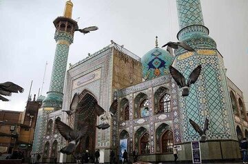 176 étrangers convertis à l'Islam au mausolée « Imamzadeh Saleh » de Téhéran