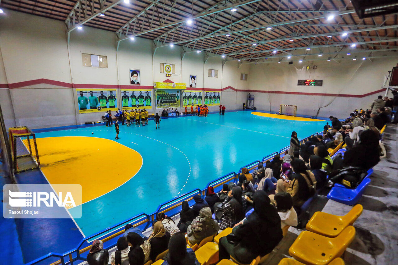 سالن هندبال سجادی اصفهان بهسازی می‌شود