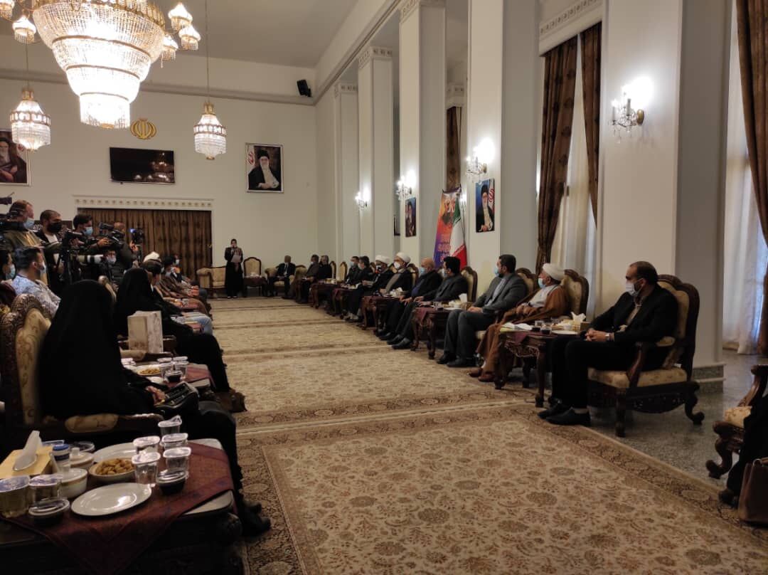 سفیر ایران در عراق بر پیگیری جدی پرونده فرماندهان شهید تاکید کرد
