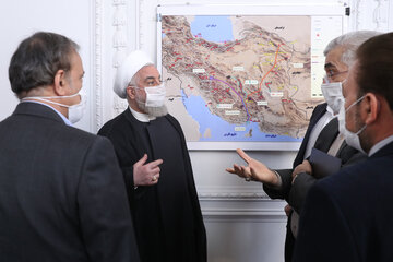 طرح ملی نمک‌زدایی و انتقال آب از خلیج‌فارس به مرکز فلات ایران بررسی شد