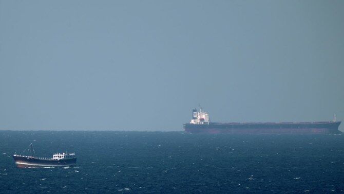 کشتی انگلیسی در دریای عمان دچار سانحه شد