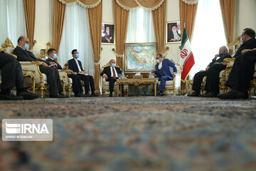 Iraqi FM meets with Shamkhani