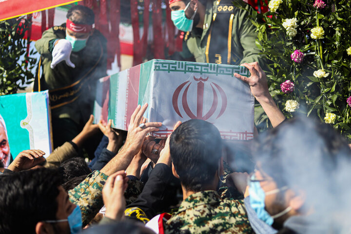 پیکر ۲ شهید گمنام در دانشگاه آزاد اسلامی آمل به خاک سپرده شد
