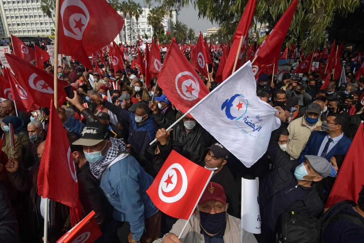 هزاران نفر در تونس در حمایت از دولت این کشور تظاهرات کردند