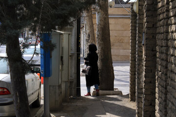 نبود پیاده روی مناسب و نادیده گرفتن حقوق شهروندی عابرین پیاده