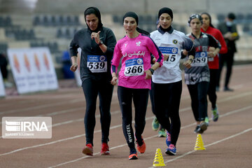 İran Kadınlar Salon Atletizm Şampiyonası'ndan görüntüler