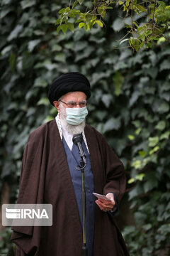 Supreme Leader plants trees on national tree planting day