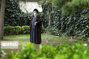 Supreme Leader plants trees on national tree planting day