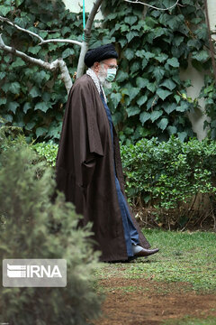 Supreme Leader plants trees on national tree planting day