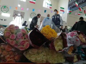 مردم پاکدشت ۲۸۰ هزار شاخه گل به عتبات عالیات اهدا کردند