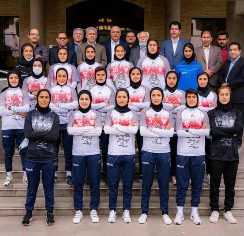 شهرداری بم یک گام به قهرمانی نزدیک شد
